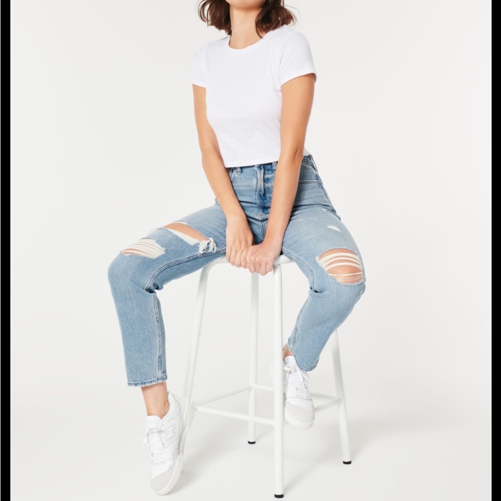 American Eagle Outfitters Women's Light Blue Ripped Jeans